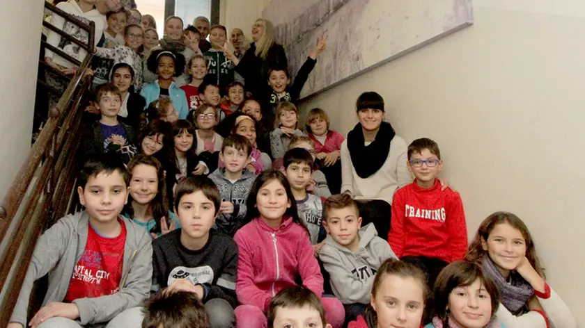 Bonaventura Monfalcone-10.12.2015 Dono di due quadri del pittore Delutti alla scuola elementare-San Canzian d'Isonzo-foto di Katia Bonaventura