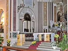 L'altare della chiesa di Sant'Apollinaire (Lasorte)