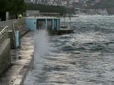 La mareggiata dello scorso 5 novembre a Trieste (foto Lasorte)