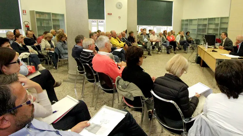 Bonaventura Monfalcone-02.09.2014 Riunione sul rigassificatore-Biblioteca-Monfalcone-foto di Katia Bonaventura