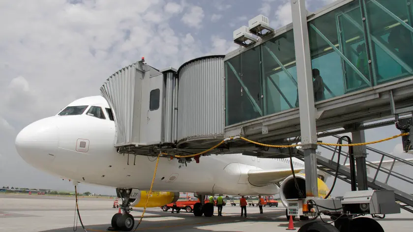 Bonaventura Monfalcone-13.06.2015 Battesimo d'acqua primo volo a Ronchi della Vueling e Aeroporto FVG-Ronchi dei Legionari-foto di Katia Bonaventura