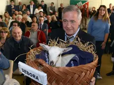 Foto Bruni Trieste 12.04.2017 Forza Italia:il senatore Camber e l'agnello deborah