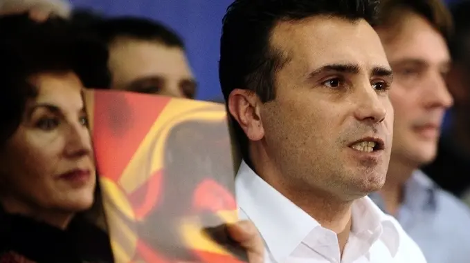 Macedonia's chief opposition leader Zoran Zaev speaks to the media during a news conference in Skopje February 9, 2015. Zaev accused Prime Minister Nikola Gruevski on Monday of wire-tapping journalists, religious and opposition leaders, deepening a scandal. Zaev, leader of the opposition Social Democrats, told a packed news conference in Skopje Gruevski and his counter-intelligence chief, Saso Mijalkov, had orchestrated the wire-tapping of more than 20,000 people for "at least four years". REUTERS/Ognen Teofilovski (MACEDONIA - Tags: POLITICS)