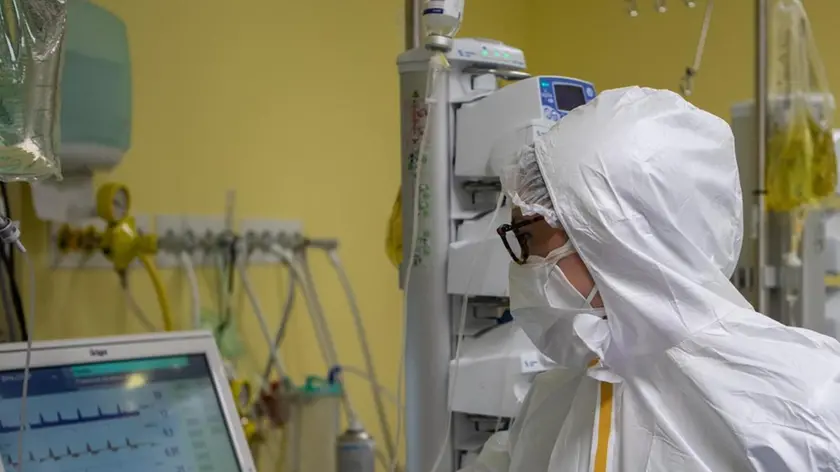 06/05/2020 Milano, Reparto di terapia intensiva Covid, costruito nell'ex centro sportivo dell Ospedale San Raffaele con la raccolta fondi promossa da Chiara Ferragni e Fedez a cui hanno aderito privati ed enti pubblici; nella foto Maria Luisa Azzolini, medico anestesista