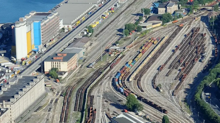 Foto Bruni 14.12.12 Autorità Portuale TS:il porto commerciale e la ferrovia
