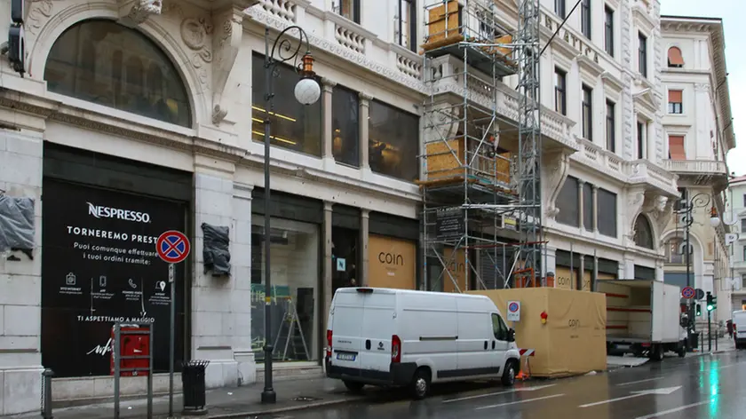 Lasorte Trieste 28/04/19 - Corso Italia, Lavori Negozio Coin