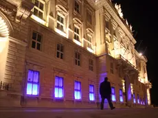 Lasorte Trieste 01/04/16 - Piazza Unità, Palazzo della Regione Illuminato con Luci Blu, Autismo