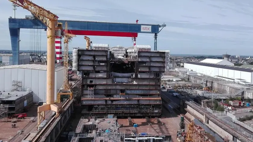 La nuova MSC Meraviglia all'interno dei cantieri navali STX di Saint-Nazaire, 2 Settembre 2016. ANSA/ LUCIANO CLERICO