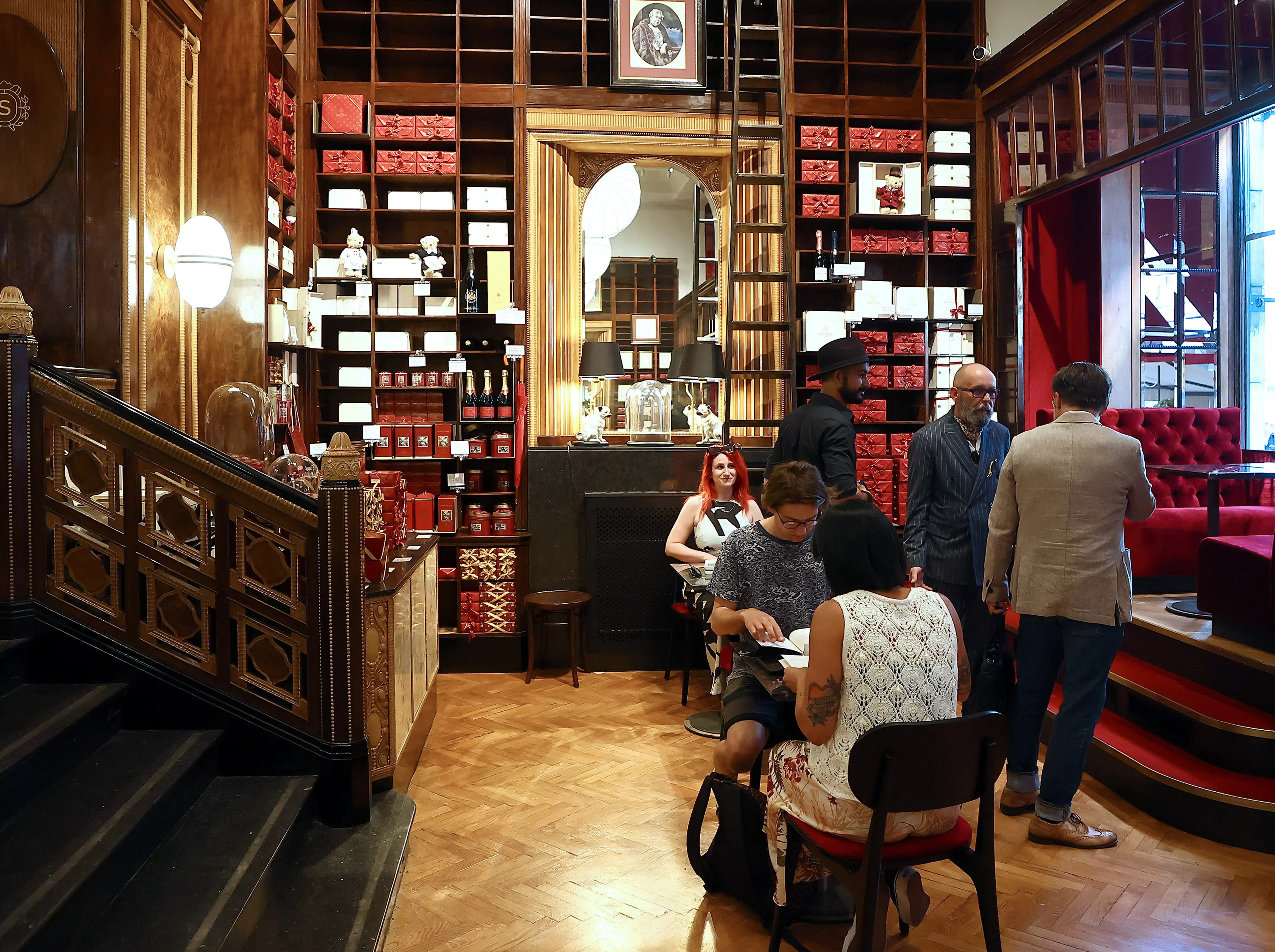 Lasorte Trieste 01/06/23 - Via Dante, Apertura caffè Sacher