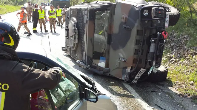 Lasorte Trieste 14/04/14 - Strada Provinciale Opicina Prosecco, Incidente con Mezzo Militare Capottato