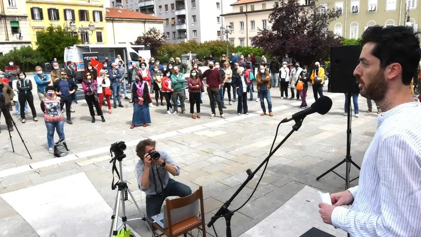 Foto BRUNI Trieste 14.05.21 Assemblea Adesso Trieste-Riccardo Laterza e le iscrizioni