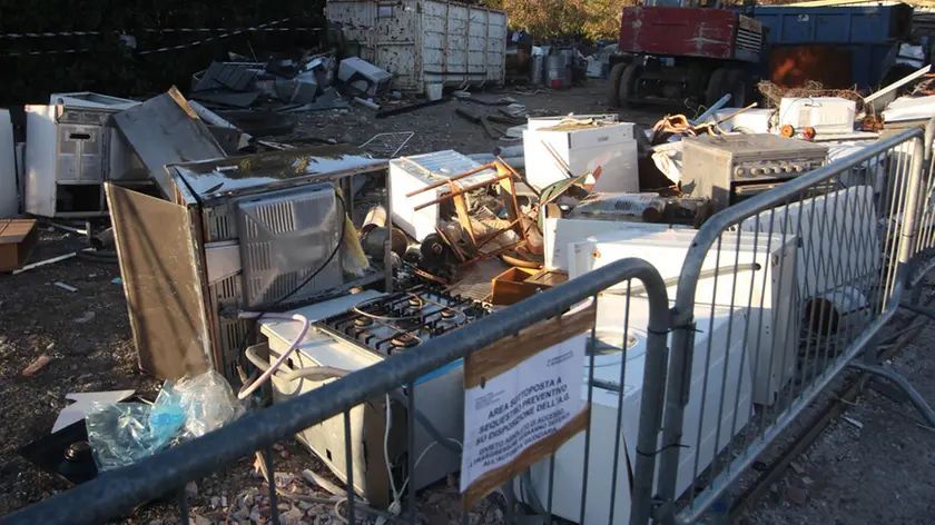 Lasorte Trieste 12/12/14 - Via S.Sabba, Area Sotto Sequestro, Discarica