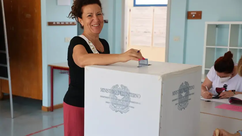 Una goriziana al voto. Foto Bumbaca