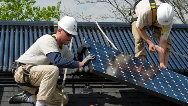 21 May 2010, Boulder, Colorado, USA --- Solar panel installation, Boulder, Colorado. --- Image by © Topher Donahue/Aurora Photos/Corbis