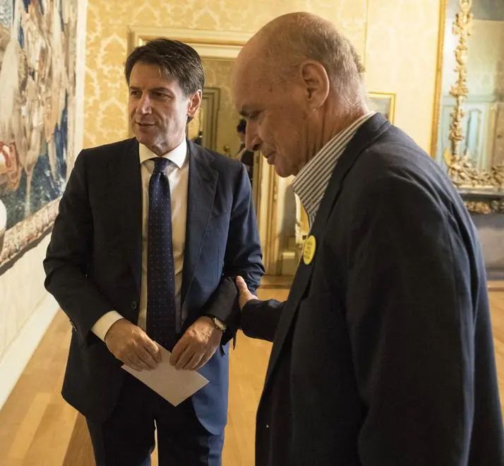 Il presidente del Consiglio, Giuseppe Conte, durante il suo incontro con i genitori di Giulio Regeni, il ricercatore ucciso in Egitto, a Palazzo Chigi, Roma, 13 luglio 2018. ANSA/UFFICIO STAMPA PALAZZO CHIGI/FILIPPO ATTILI +++ ANSA PROVIDES ACCESS TO THIS HANDOUT PHOTO TO BE USED SOLELY TO ILLUSTRATE NEWS REPORTING OR COMMENTARY ON THE FACTS OR EVENTS DEPICTED IN THIS IMAGE; NO ARCHIVING; NO LICENSING +++
