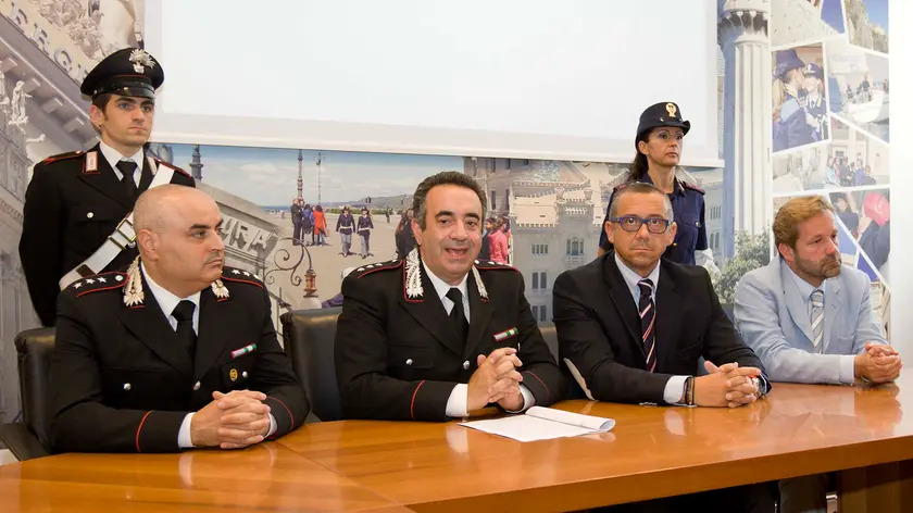 Il capitano Fabio Pasquariello e il capo della squadra mobile Roberto Giacomelli