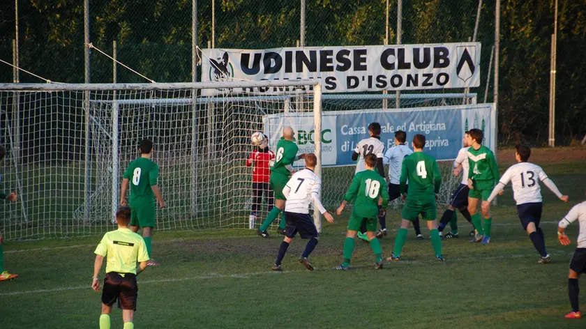 Un'azione della finale tra San Luigi e Torviscosa (Bumbaca)