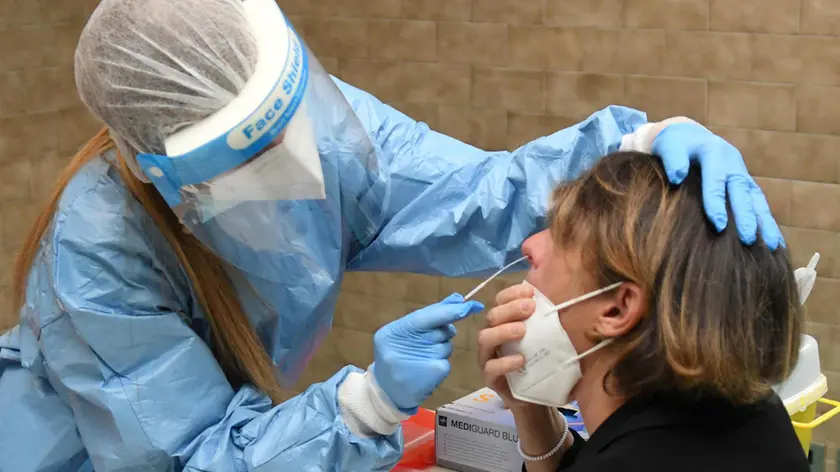 Tamponi covid per studenti tra i 6 e i 18 anni e personale scolastico sintomatico presso il presidio ospedaliero di Gorgonzola. 23 Ottobre 2020. Ansa/Andrea Canali