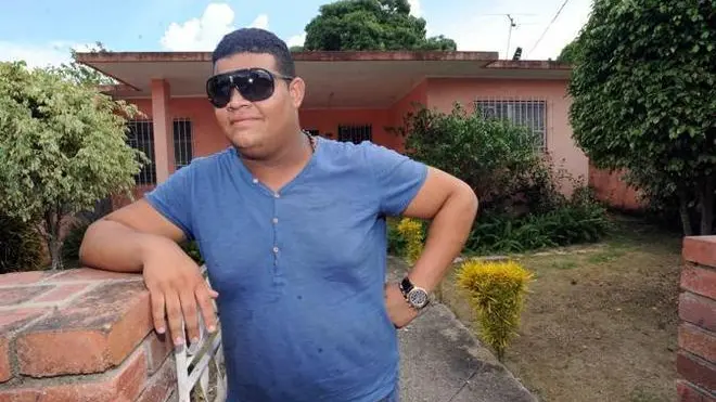 Reiver Rico nella sua casa di Camaway a Cuba - fotografo: stefano cavicchi / corriere d sera