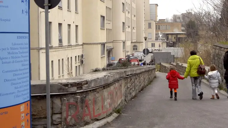 La rampa d’ingresso dell’istituto da via dell’Istria in un’immagine di repertorio