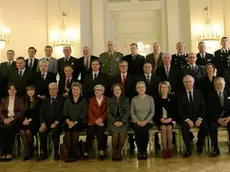 Foto di gruppo del Corpo consolare in Prefettura