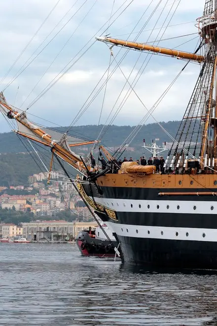 Silvano Trieste 2018-10-08 L'arrivo di Nave Vespucci