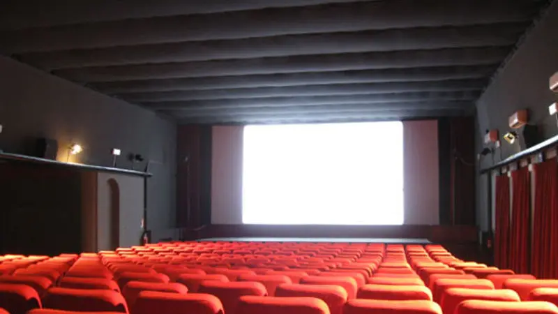 La sala del cinema Ariston di passeggio Sant'Andrea