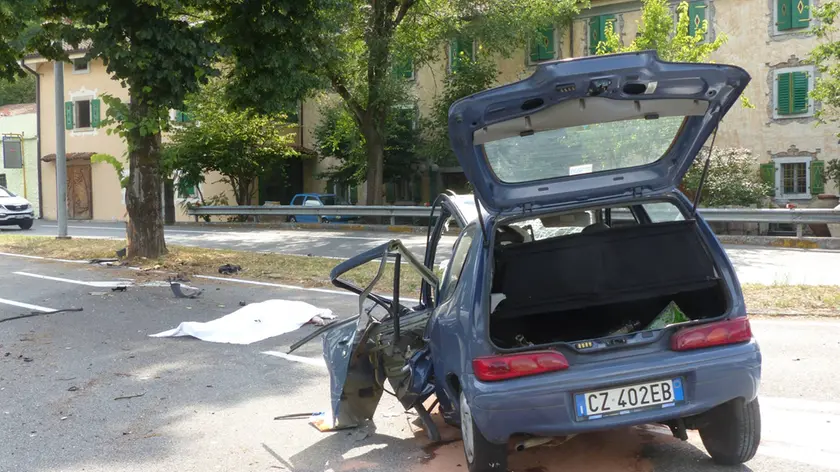 La Fiat Seicento coinvolta nell'incidente (foto Marega)