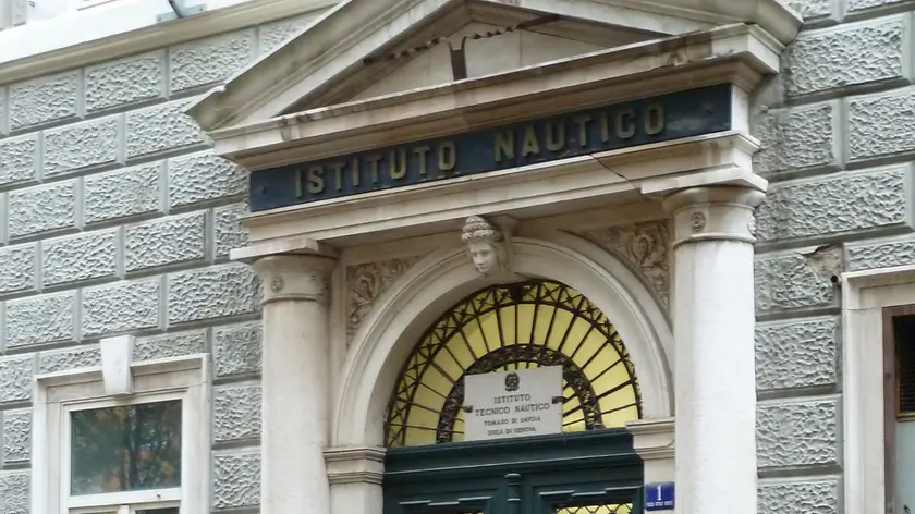 Lasorte Trieste 29/10/15 - Piazza Hortis, Istituto Tecnico Nautico, Vecchia Scritta Istituto Nautico
