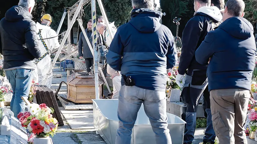 La riesumazione del corpo di Liliana Resinovich (Foto Silvano)