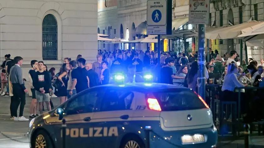 Controlli di polizia in una foto di archivio