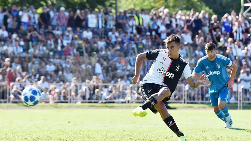 Paulo Dybala in azione durante la partita amichevole Juventus A-Juventus B a Villar Perosa, Torino, 14 agosto 2019 ANSA/ ALESSANDRO DI MARCO