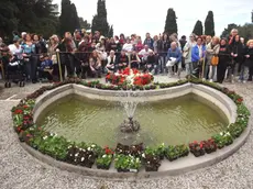 I triestini che hanno aderito all'iniziativa a Miramare (Lasorte)