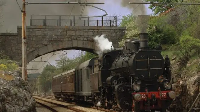 Barcolana Express 2015 - Locomotiva a vapore Gr.728 e carrozze "Centoporte"