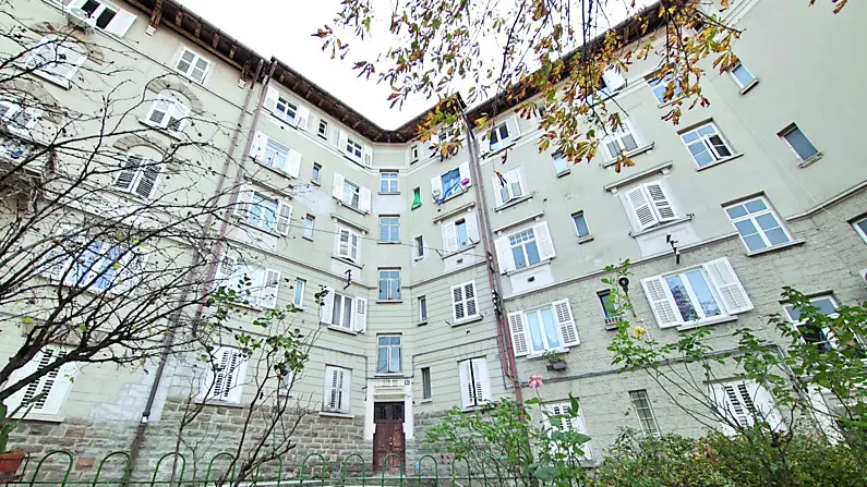 Il complesso condominiale di via D’Alviano in cui si è verificato il doppio accoltellamento foto Lasorte