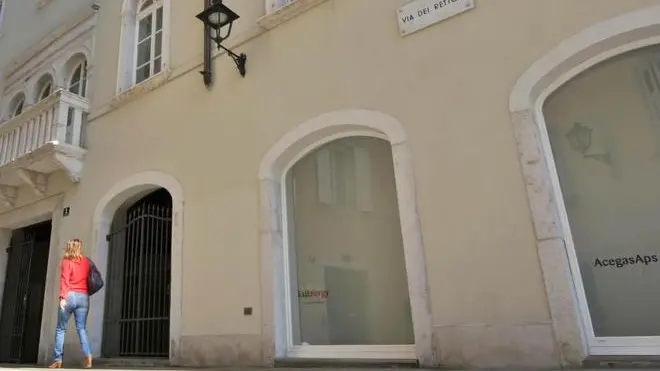 Lasorte Trieste 14/05/12 - Via dei Rettori, Uffici EstEnergy, AcegasAps, Palazzo Marenzi