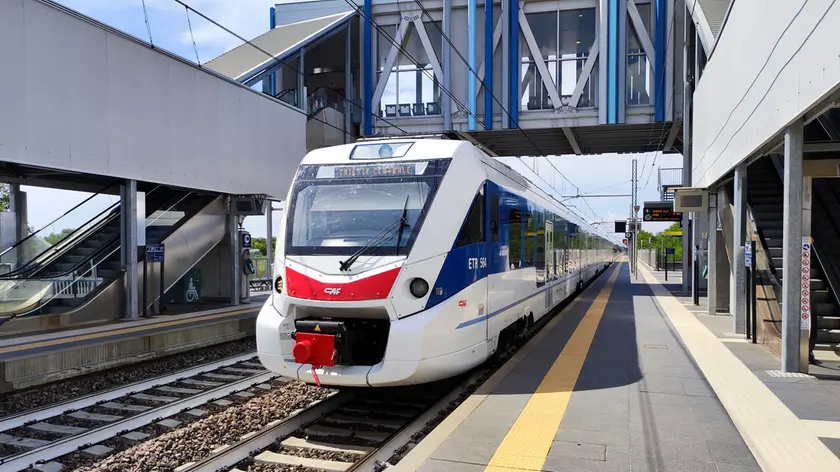 Un treno nella stazione dell’aeroporto di Ronchi. Katia Bonaventura