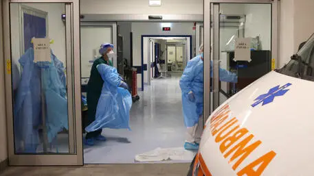 il reparto Covid del pronto soccorso dell’ Ospedale Maggiore e Oglio Po di Cremona, Cremona 11 gennaio 2022. ANSA/FILIPPO VENEZIA