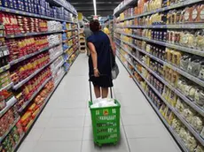 Un momento dell'apertura del supermercato Basko nel quartiere di Molassana, 14 giugno 2017 a Genova. ANSA/LUCA ZENNARO