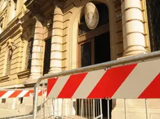 Bumbaca Gorizia 27.09.2011 Tribunale transennato - Fotografia di Pierluigi Bumbaca