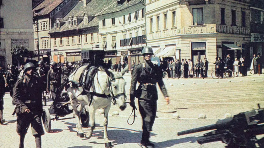 Le truppe italiane entrano a Lubiana nel 1941. Avrebbero fatto della città un campo di concentramento all'aperto