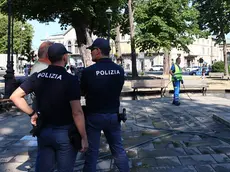 La polizia presidia l’area di piazza Libertà