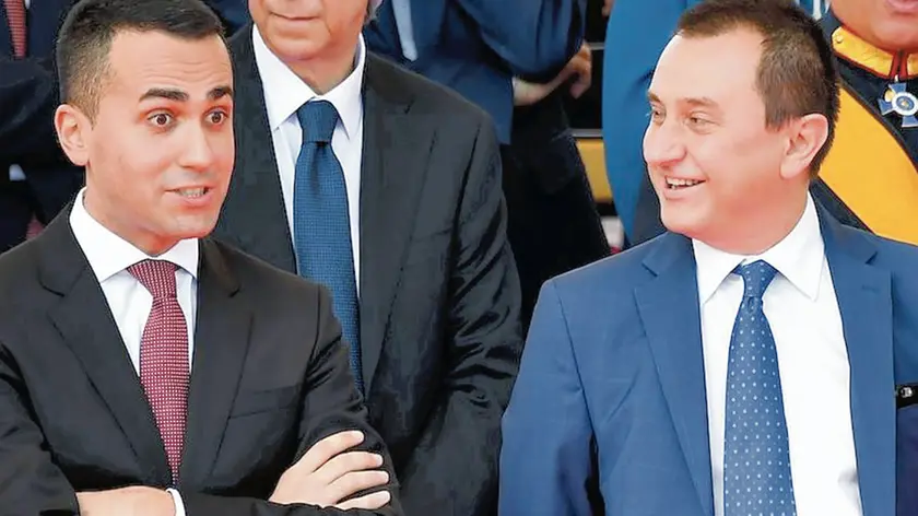 Il ministro del Lavoro Luigi Di Maio e Ettore Rosato, il 2 giugno a Roma (ALBERTO PIZZOLI/AFP/Getty Images)