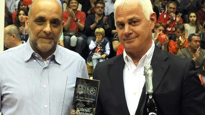 Foto BRUNI 07.05.16 Basket Serie A2 Est :Play-off gara 3- ALMA Trieste- Tortona--dalmasson premiato allenatore del mese