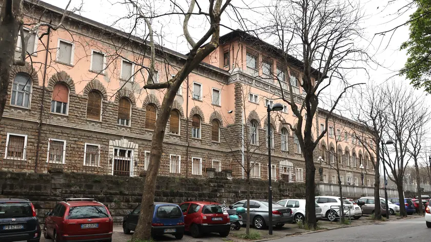 L’ex caserma “Vittorio Emanuele III” in via Rossetti Foto di Andrea Lasorte