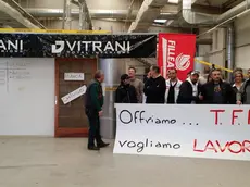La protesta dei dipendenti Vitrani che offrono il loro Tfr per ottenere lavoro