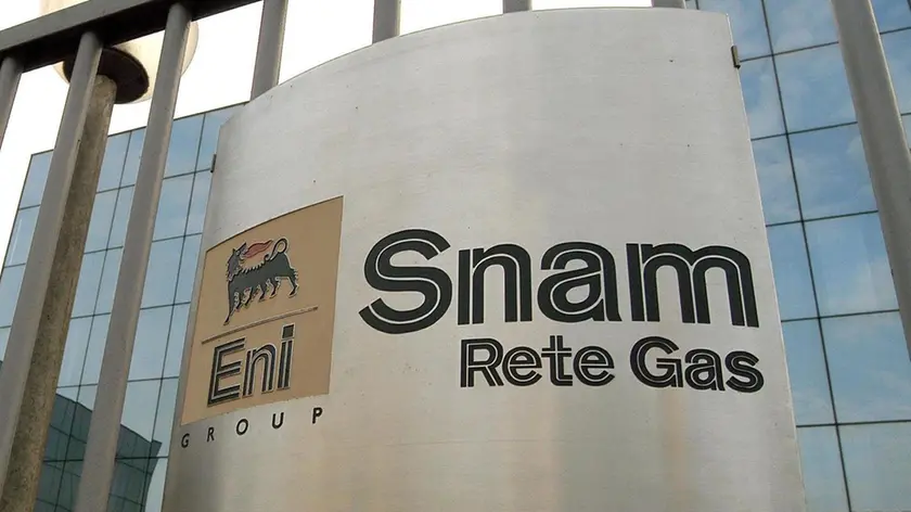 20060320 - ROMA - ECO - CON GAS: SNAM, CONSUMI IN CALO (-5%)..Una foto di archivio della sede di San Donato Milanese di Snam rete gas. Consumi di gas in calo nella giornata dalle 6 di ieri alle 6 di oggi. La Snam Rete Gas segnala infatti un calo del 5%, a 250 milioni di metri cubi. ERNESTO ARBITRAGGIO/ARCHIVIO ANSA/DEF