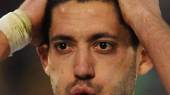 epa02217958 USA's Clint Dempsey reacts during the FIFA World Cup 2010 group C preliminary round match between USA and Algeria at the Loftus Versfeld stadium in Pretoria, South Africa, 23 June 2010. EPA/VASSIL DONEV Please refer to www.epa.eu/downloads/FIFA-WorldCup2010-Terms-and-Conditions.pdf