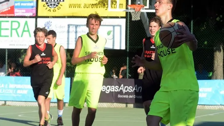 Foto BRUNI 04.07.16 Torneo estivo di basket a Servola