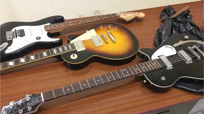 Le chitarre rubate al negozio Rossoni e recuperate dalla Polizia